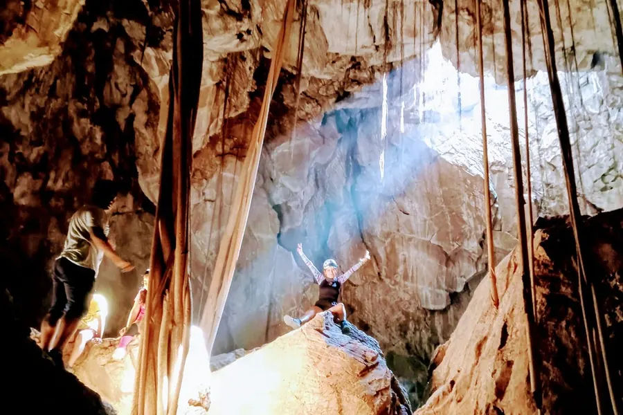 Senderismo Cueva del Tigre en Ixtapa Zihuatanejo